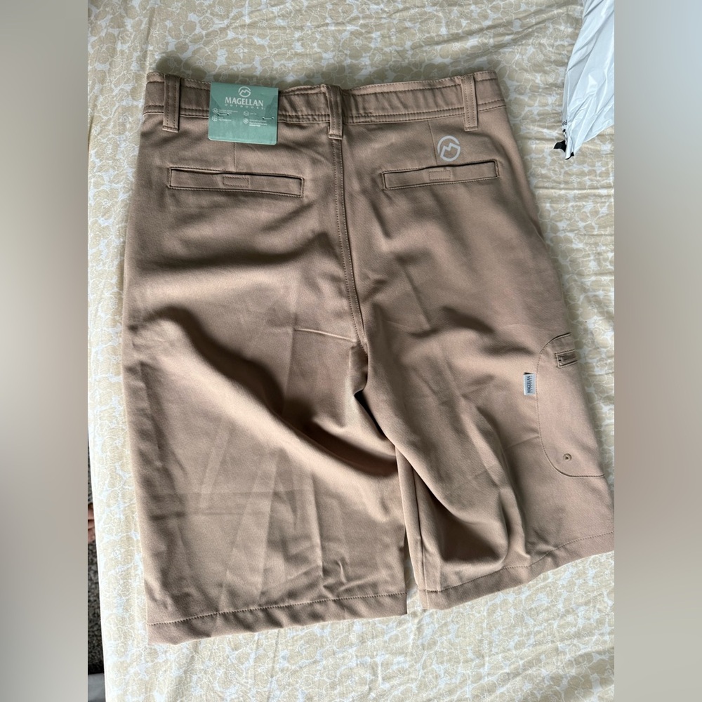 Maegellan Youth 14 shorts nwt